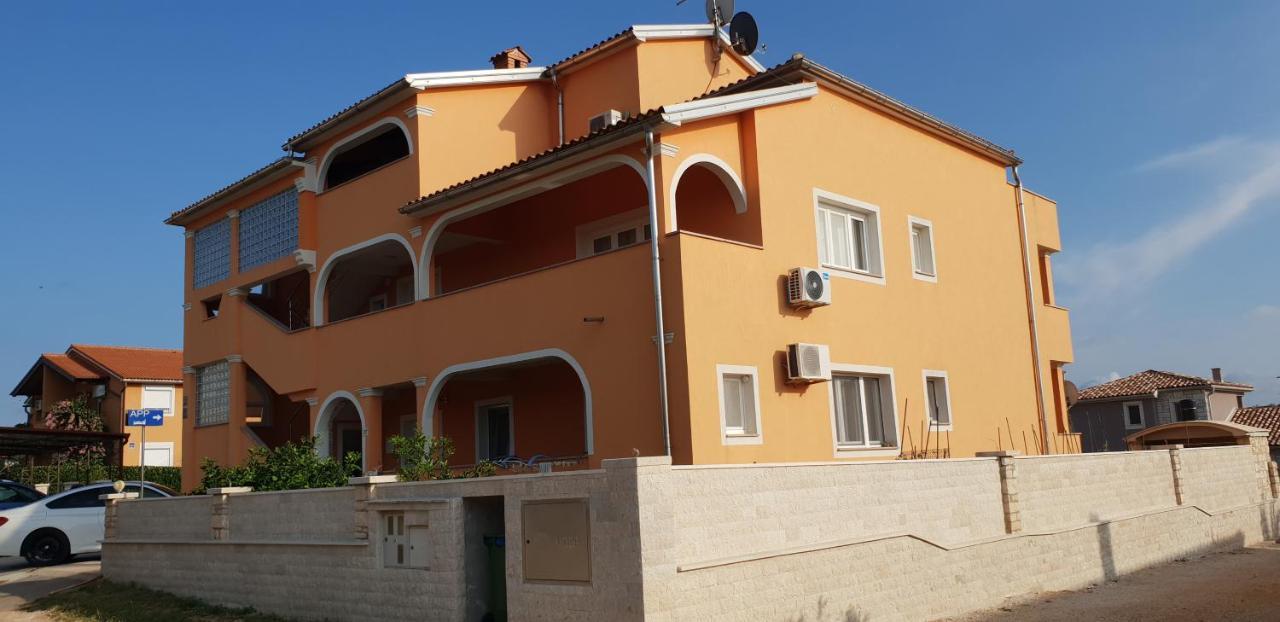 Apartmani Citrus Novigrad Filipac Eksteriør billede